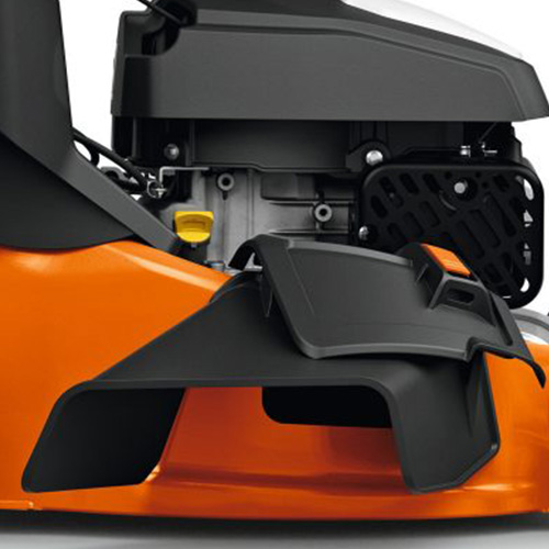 <b>COMPARTIMENTO PARA DESCARTE LATERAL</b>
O sistema de descarte lateral permite uma fácil movimentação do cortador evitando paradas para descarte da matéria resultante do corte.