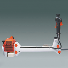 <strong class="attributes-item-title">Sistema antivibratório de quatro pontos</strong>
O moderno sistema de amortecimento em quatro pontos reduz as vibrações geradas pelo motor e pela ferramenta de corte o que resulta em maior conforto.