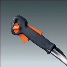 <strong class="attributes-item-title">Cabo multifuncional</strong>
Os elementos de manuseio para controle do motor estão integrados neste cabo possibilitando um manuseio simples e seguro. Ele está integrado no cabo de manejo das roçadeiras.