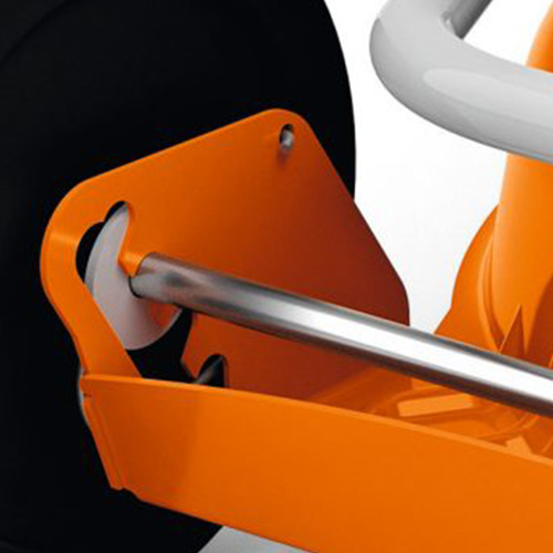 <b>REGULADOR DA ALTURA  DE CORTE DIANTEIRA</b>
Regulador de altura do RM 2 R ajusta 4 níveis (30 a 85 mm) para corte eficiente conforme a necessidade do usuário.