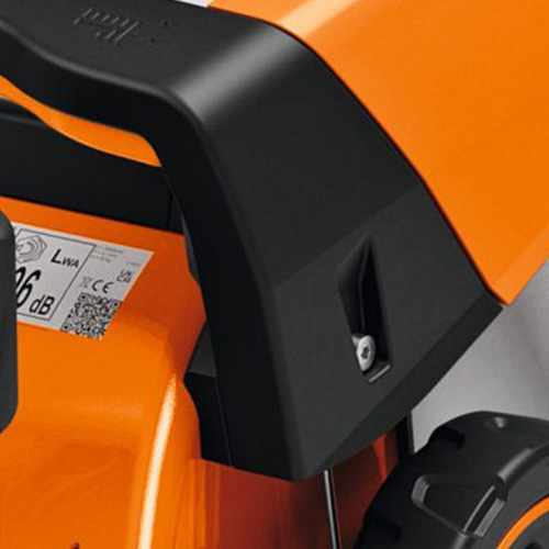 <b>REGULADOR DA ALTURA  DE CORTE</b>
Regulador com indicador permite ajustar 7 alturas de corte (20 a 100 mm). Ajuste simultâneo das rodas garante praticidade.