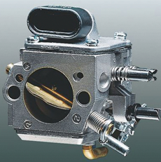 <strong class="attributes-item-title">Compensador</strong>
O compensador mantém otimizada a mistura entre o ar e o combustível mesmo quando o filtro do ar se encontre sujo. A potência se mantém constante aumentando a produtividade.